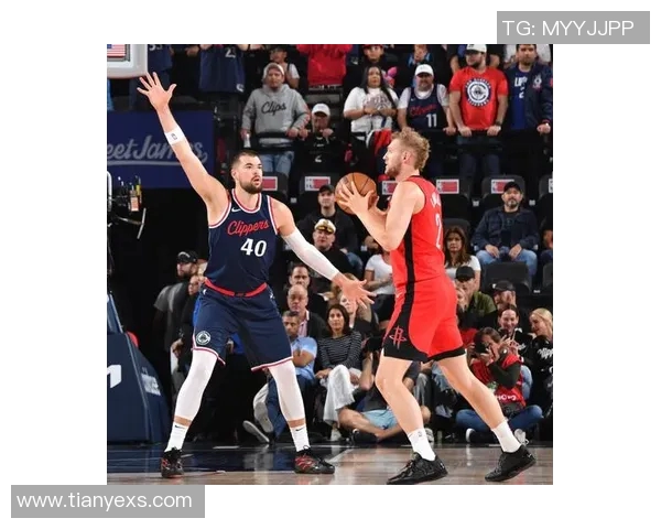 火箭队与快船精彩对决直播全程回顾与赛后分析